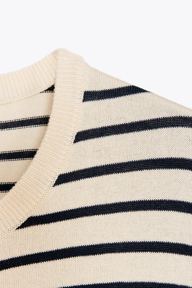 STRIPED KNIT TOP