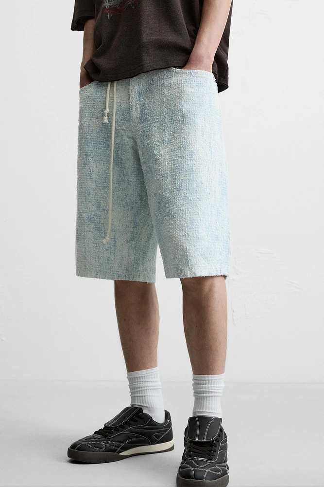SCRATCHED BAGGY FIT DENIM SHORTS