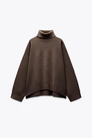 OVERSIZED WOOL SWEATER