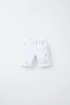 BERMUDA EN DENIM DÉCHIRÉ