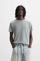 T-SHIRT IMPRIMÉ EN MATIÈRES VARIÉES