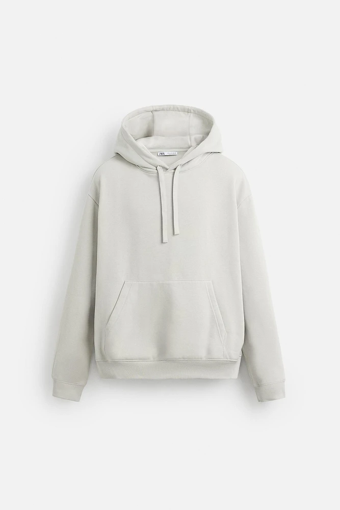 BASIC HOODIE SWEATSHIRT