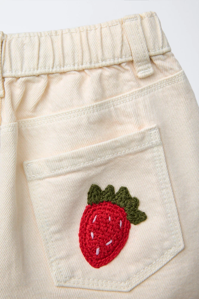 BERMUDA EN SERGE FRAISES AU CROCHET