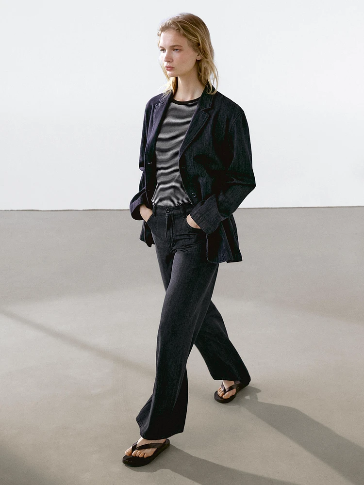 Loose mid-rise wide-leg jeans