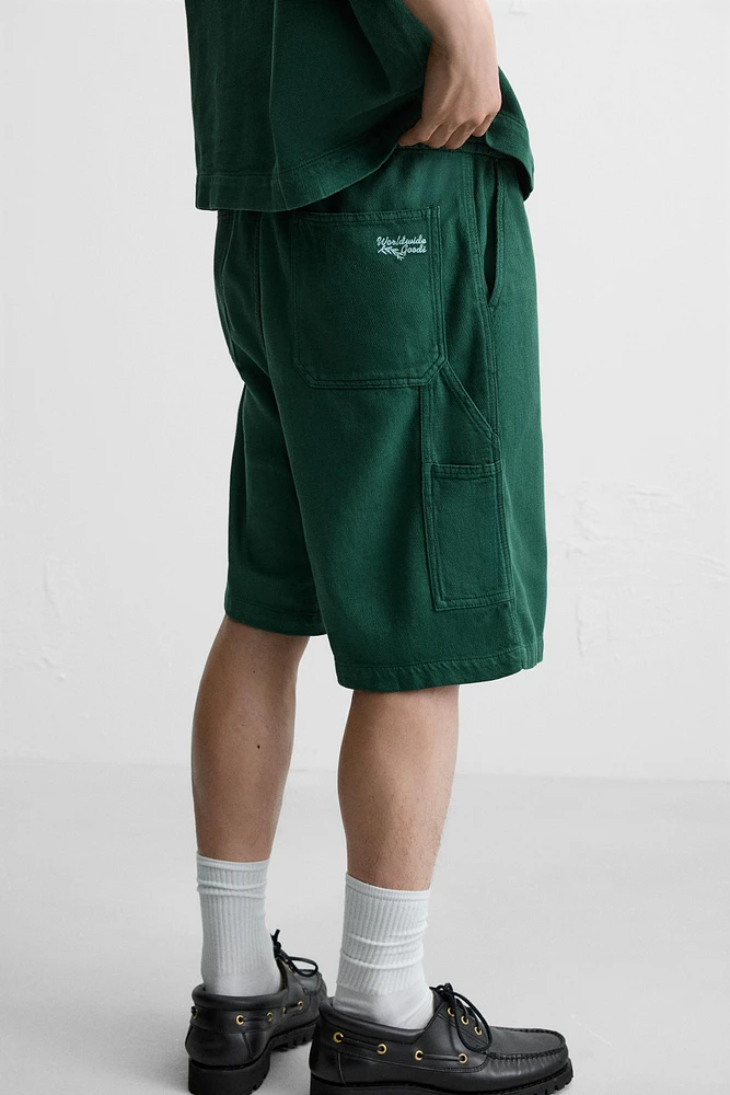 TEXTURED CARPENTER POCKET SHORTS