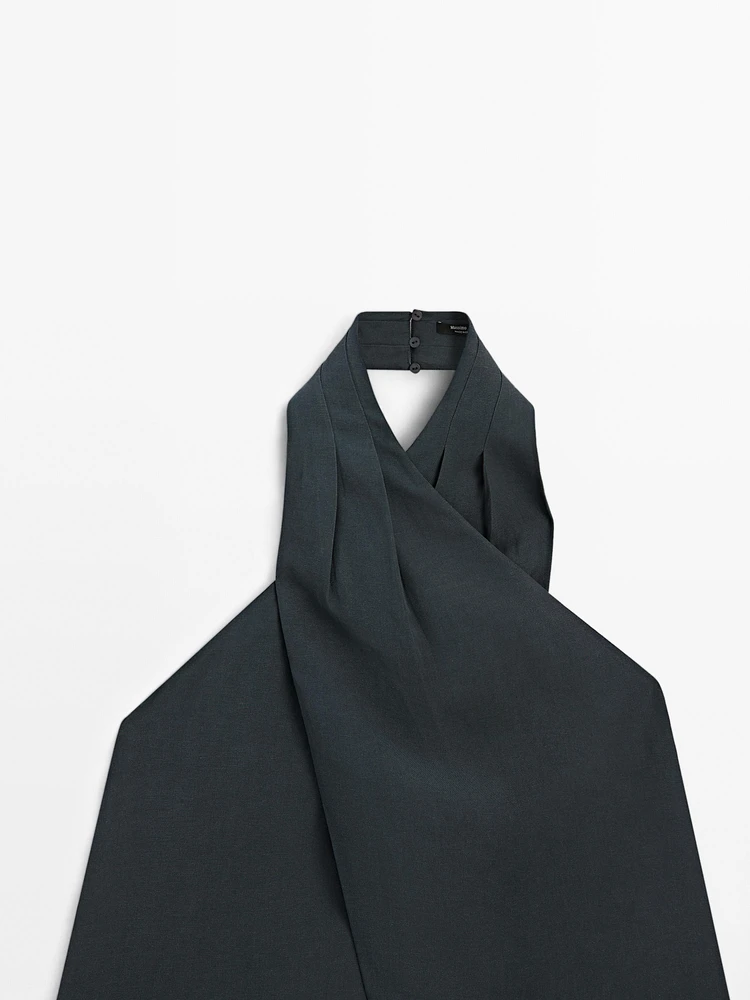 Halter neck back neckline top