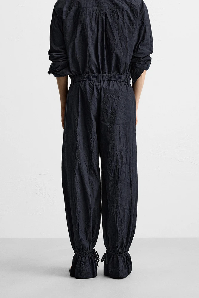 PANTALON EN COTON À EFFET PLISSÉ
