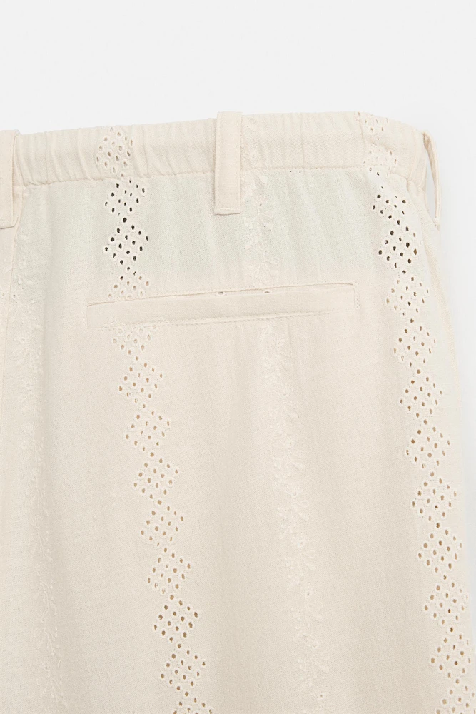 PANTALON COTON ET LIN BRODÉ PERFORÉ