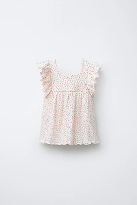 TEXTURED RUFFLE BLOUSE