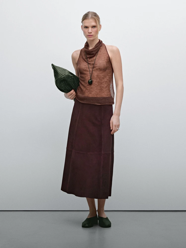 Suede leather flounce skirt with seams