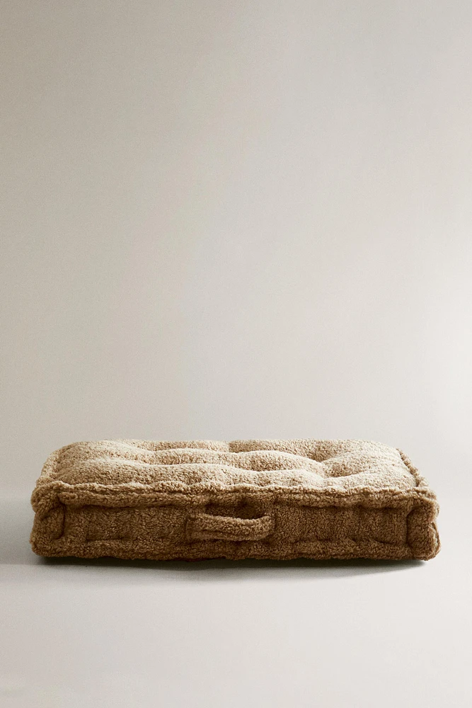 XL FAUX FUR PET CUSHION