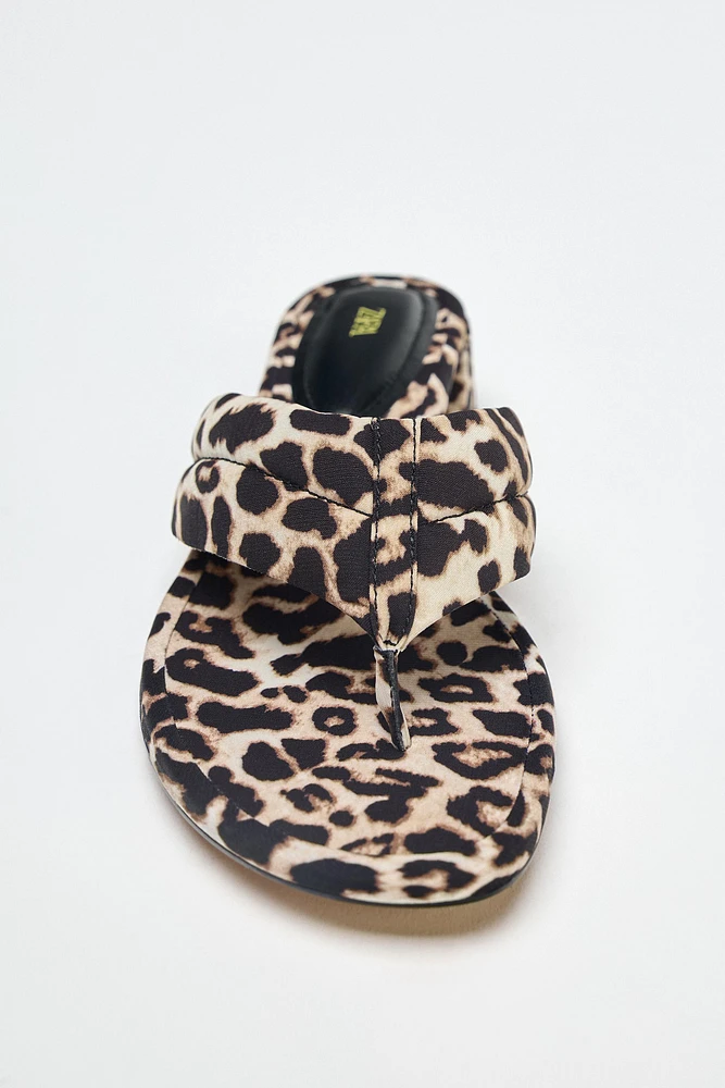 SANDALES À TALONS AVEC IMPRIMÉ ANIMALIER