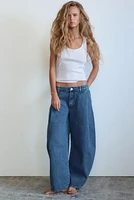 TRF LOW-RISE PLEATED JEANS