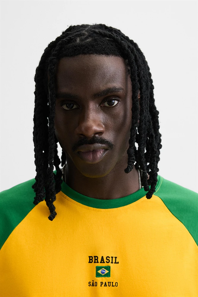 T-SHIRT COLOR BLOCK BRODÉ