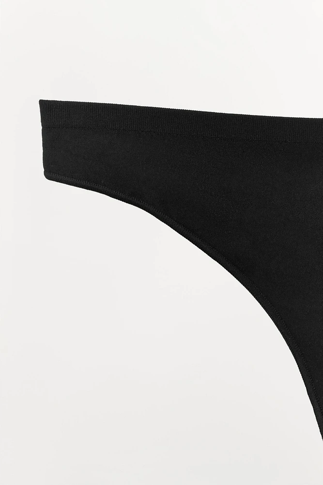 SEAMLESS THONG