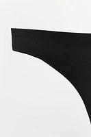 SEAMLESS THONG