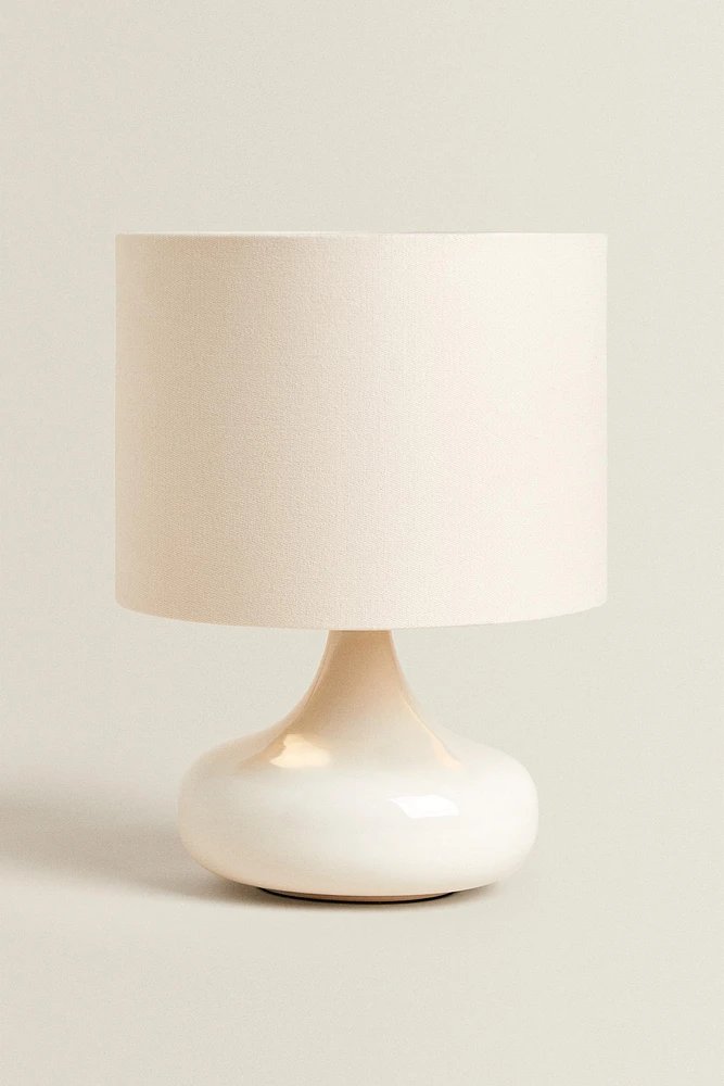 SMALL CERAMIC BASE TABLE LAMP