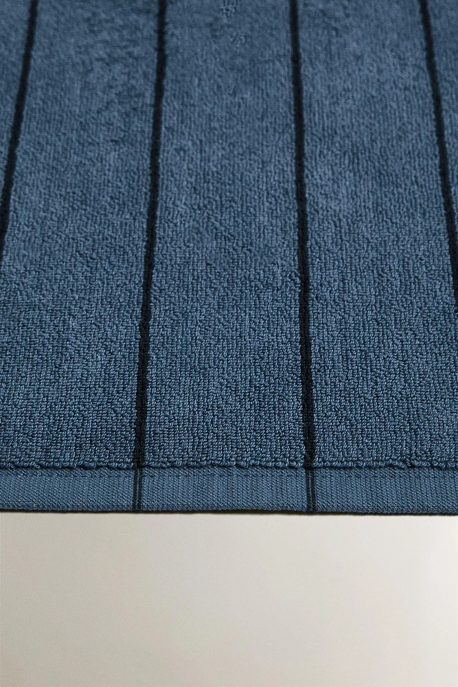TAPIS DE BAIN RAYURES FINES