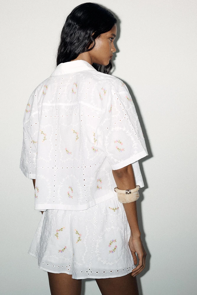 EMBROIDERED FLORAL SHORTS
