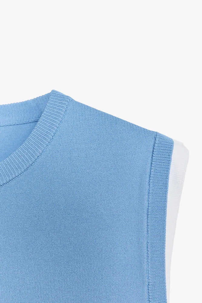 DOUBLE LAYER TRIM KNIT TOP