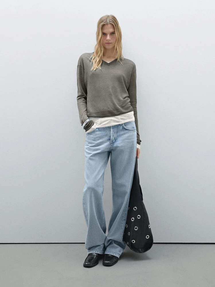 Linen V-neck knit sweater