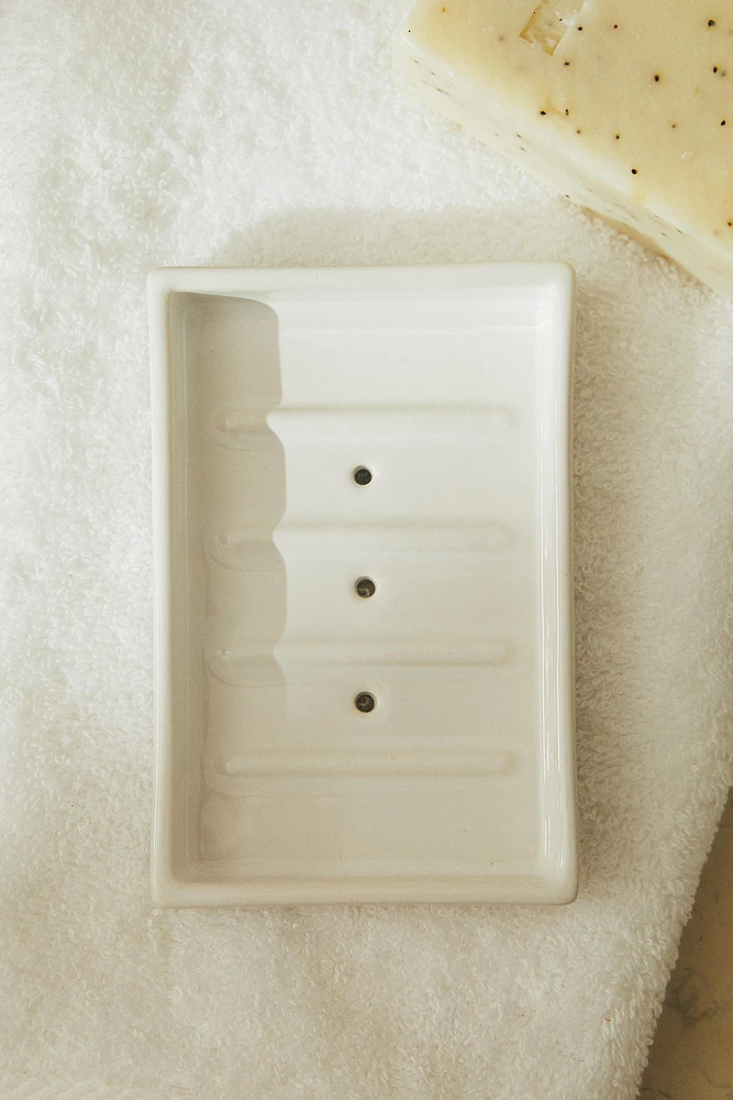 WHITE EARTHENWARE BATHROOM SOAP DISH