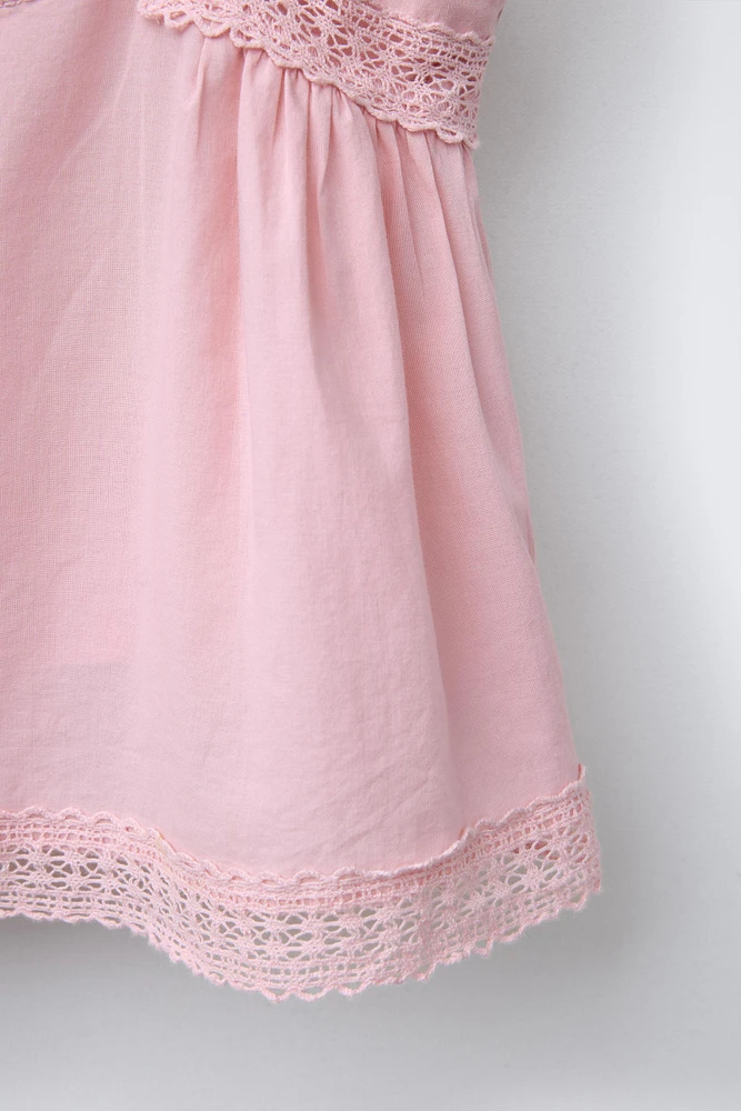 CHEMISE BRODÉE À DENTELLE