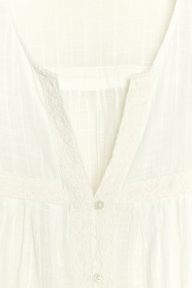 EMBROIDERED WIDE SLEEVE BLOUSE