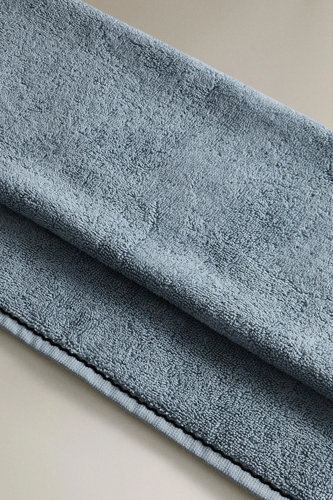 SERVIETTE DE BAIN SURPIQÛRE ONDULÉE