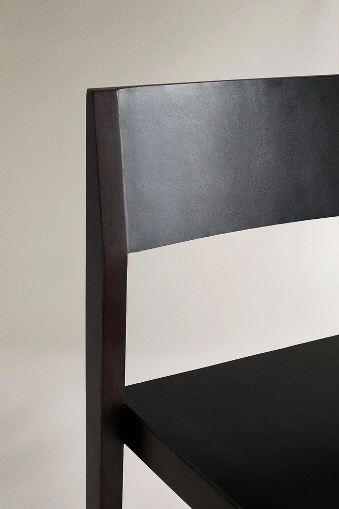 CHAISE STRUCTURE BOIS ET CUIR