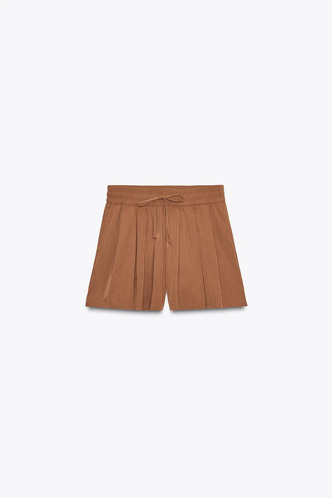 ELASTIC WAIST SHORTS