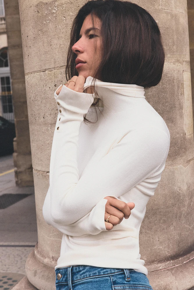 BASIC BUTTONED KNIT SWEATER