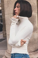 BASIC BUTTONED KNIT SWEATER