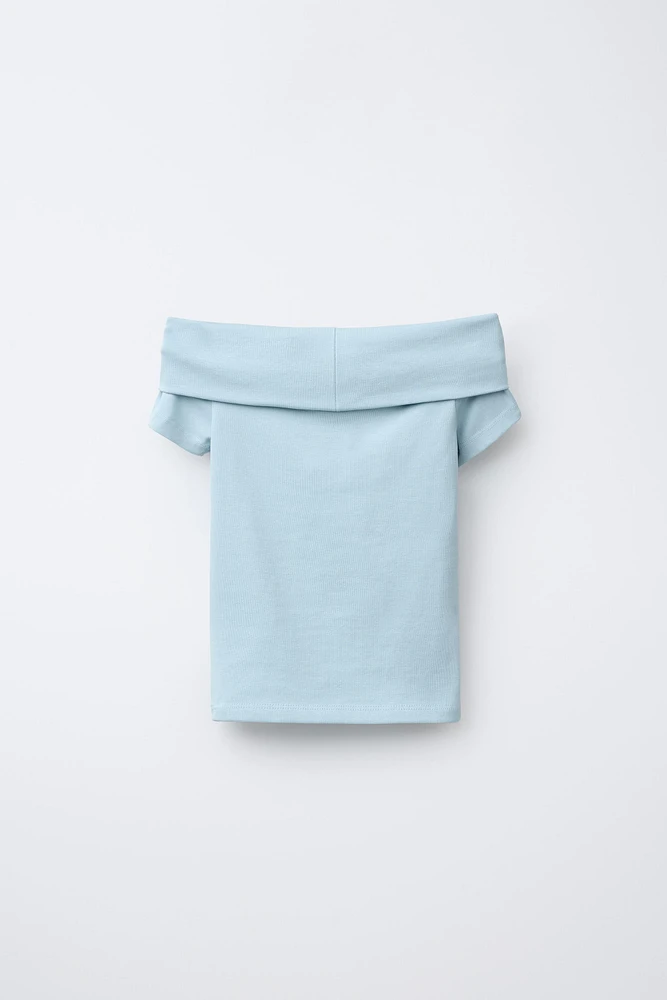 OFF-THE-SHOULDER STUDDED T-SHIRT
