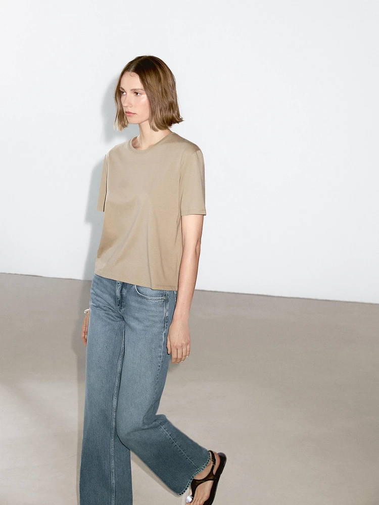100% cotton lightweight T-shirt