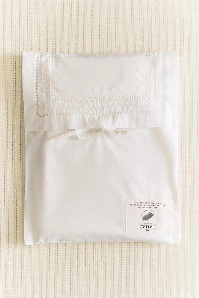 ‘BORN IN 2025’ EMBROIDERED MINI CRIB SHEET SET
