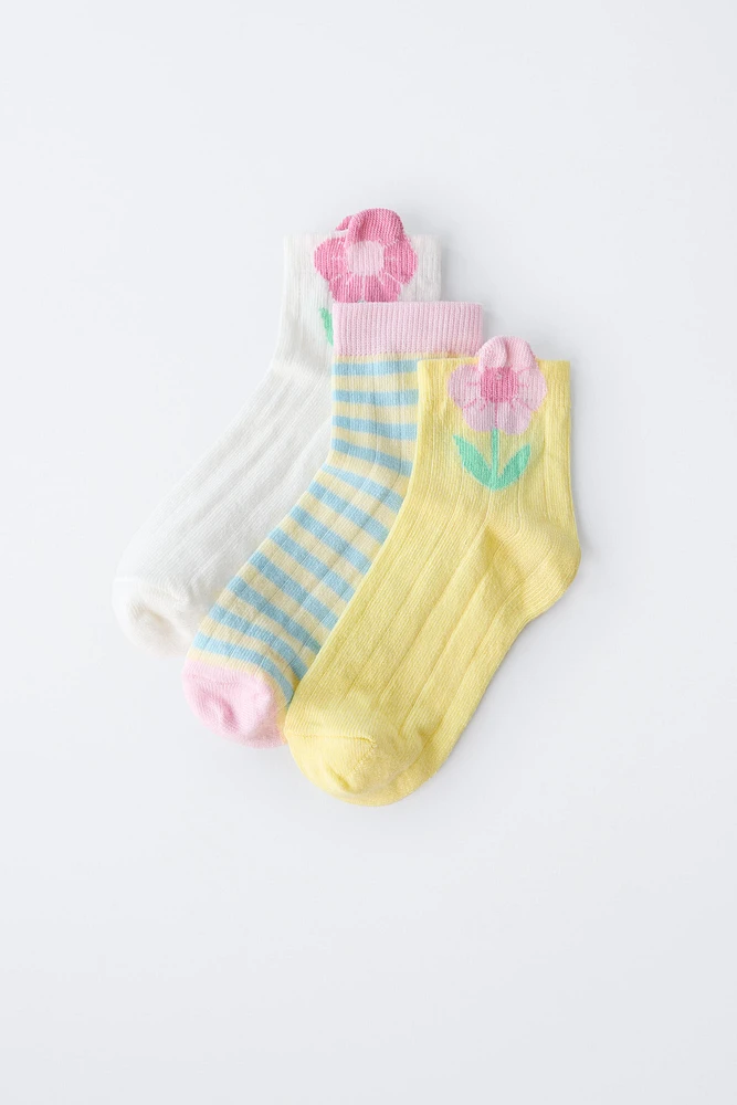 THREE-PACK OF FLORAL SOCKS