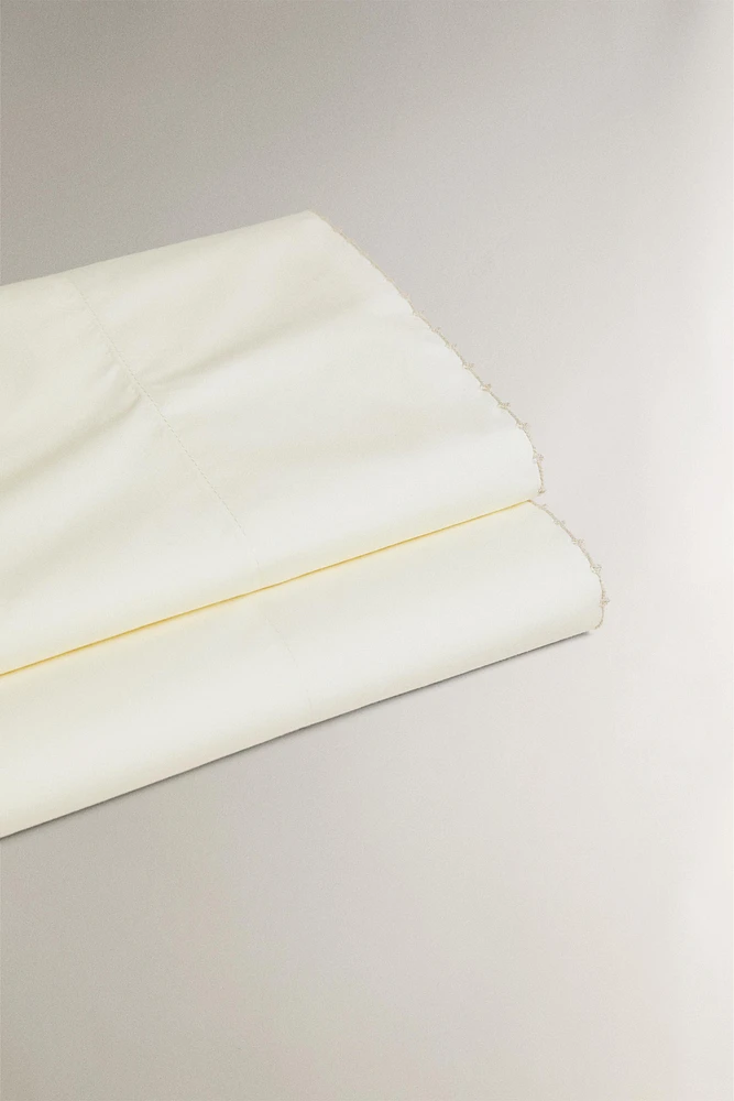 DRAP DE DESSUS BRODERIE PIQUÉE