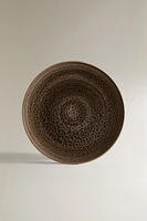 DINNER PLATE WITH RAISED DESIGN