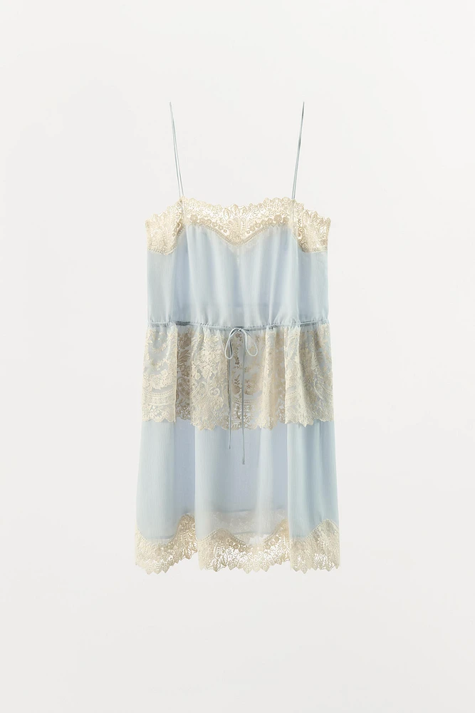 ROBE À BRETELLES DENTELLE
