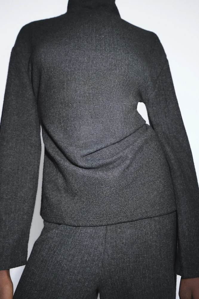 SOFT PLEATED TOP