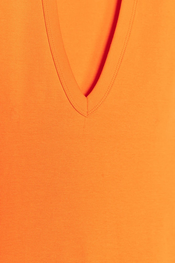 T-SHIRT DÉCOLLETÉ EN V