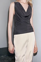 FLOWY DRAPED TOP