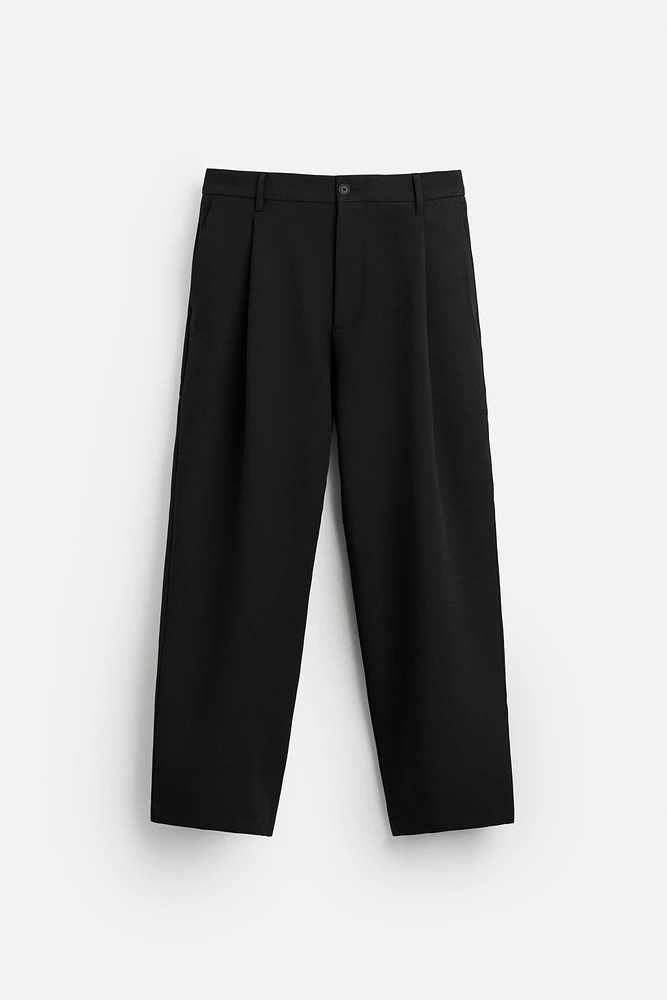 RELAXED FIT PLEATED PANTS