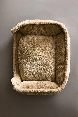 FAUX SHEARLING PET BED