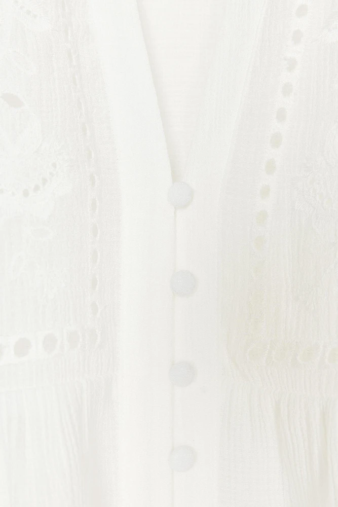 BLOUSE COURTE BRODÉE PERFORÉE