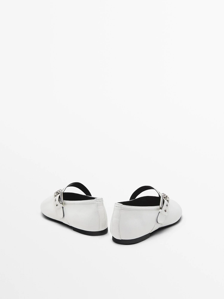 Soft ballet flats with buckle