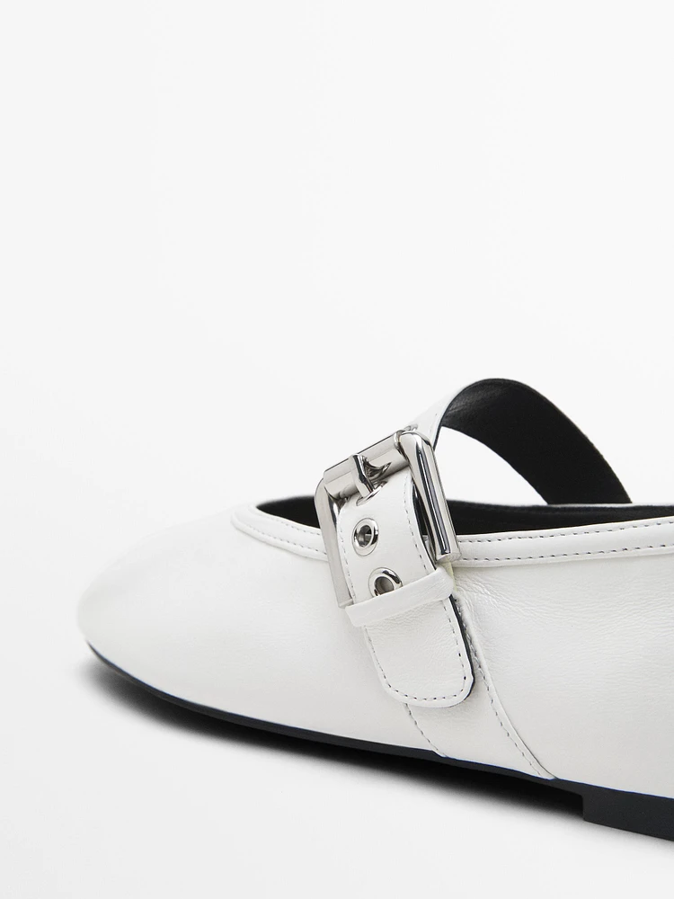 Soft ballet flats with buckle