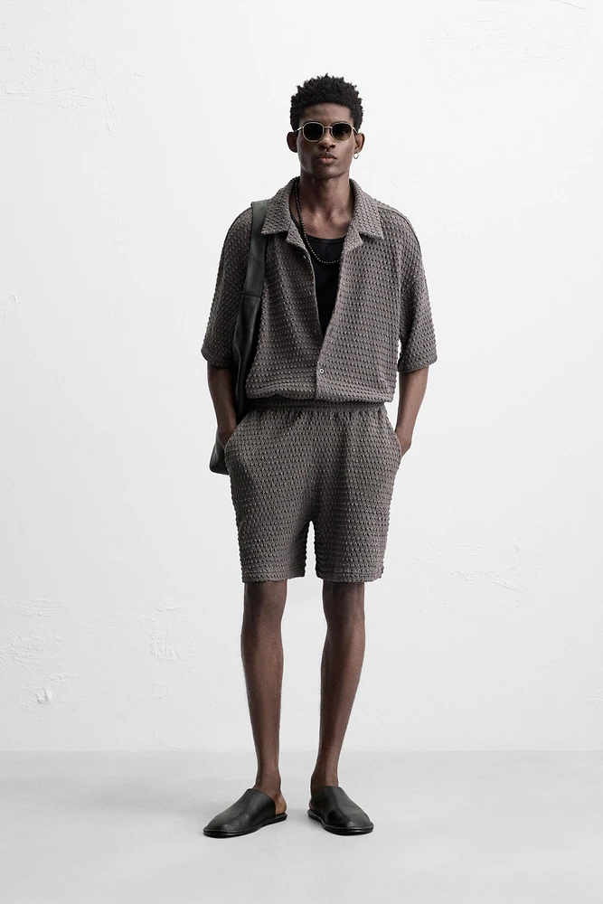 IRREGULAR TEXTURED SHIRT