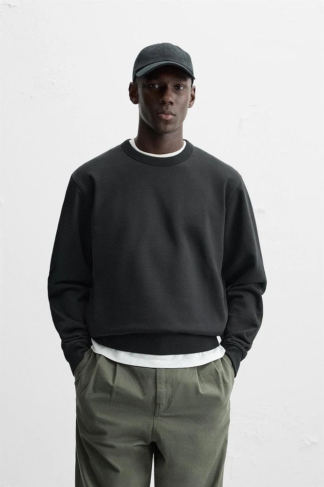 HEAVYWEIGHT CREW NECK SWEATSHIRT